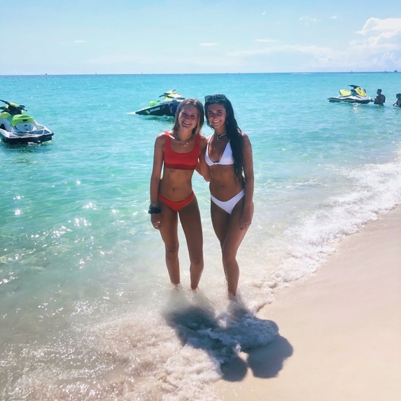 Hey I’m Riley!! Enjoy my closet - Picture 4 of 6